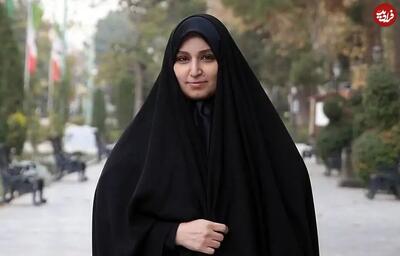 عکس/ ژست احساسی و عاشقانه نرجس سلیمانی در آغوش پدر | اقتصاد24