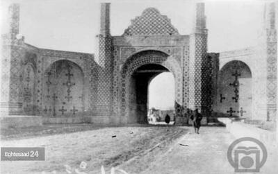 عکس/ چشم انداز جالب و دیده نشده از دروازه شمیران ۱۳۵ سال پیش با ستون های غول پیکر | اقتصاد24