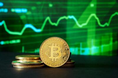 بیت‌کوین در مسیر صعود تاریخی؟ گمانه‌زنی‌ها درباره هدف ۱۴۰ هزار دلاری
