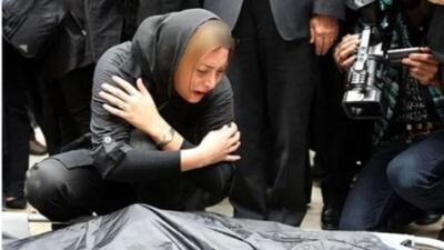 نگاهی به میز عزای ساده و بدون تجملات مسعود رسام، همسر سابق و جوان فریبا نادری/ روحش شاد و مسیرش پرنور+عکس