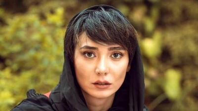 ژست عجیب بازیگر زن مشهور در کنار حیوان‌خانگی‌اش! + عکس جدید