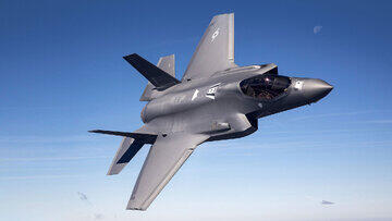 شگفتی مهندسی در قلب آسمان/ F35B با قابلیت برخاست عمودی، مرز میان جت و بالگرد را محو می‌کند