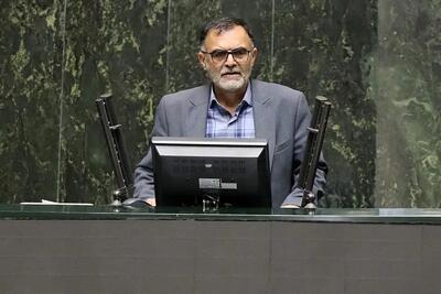 نماینده مجلس: بانک‌ها به یک غده سرطانی تبدیل شده‌اند