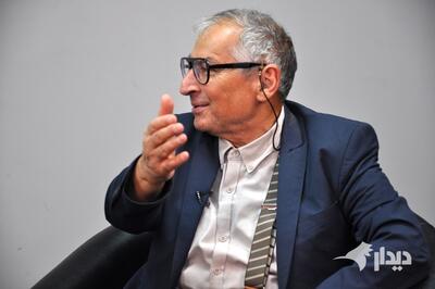 زیباکلام: آمریکا و اسرائیل فهمیدند از «رضا پهلوی» آبی گرم نمی‌شود