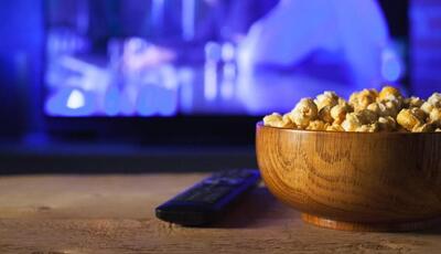 آیا فیلم دیدن برای مدیتیشن مناسب است؟ قدرت آرامش‌بخش سینما را بشناسید!