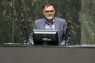 نماینده مجلس: بانک ها به یک غده سرطانی برای اقتصاد تبدیل شده‌اند
