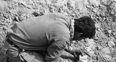 رزمندگان در جبهه کتاب می‌خواندند | جهان نیوز