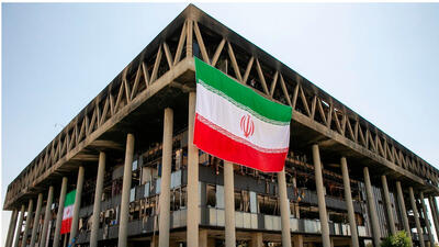 حفظ بخشی از ساختمان شیشه‌ ای به مثابه سندی تاریخی