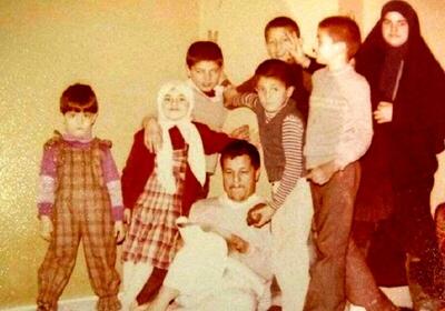 عکس/ هاشمی رفسنجانی در کنار مادر و همسرش در منزل؛ دهه ۶۰
