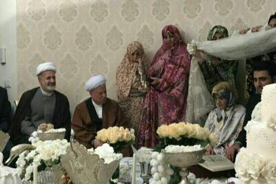 خاطرات هاشمی: عقد ازدواج یکی از پاسداران لشکر حفاظت را بستم و هدیه دادم