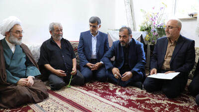 ابلاغ سلام رهبر معظم انقلاب به بازماندگان شهدای تجاوز به آستانه‌اشرفیه