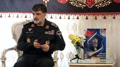 حضور سردار رادان در منزل شهید طهرانچی+ عکس
