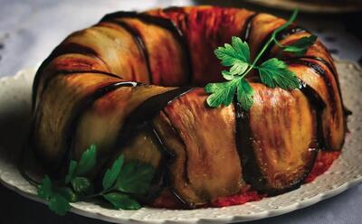 طرز تهیه کیک بادمجان با گوشت چرخ کرده مجلسی
