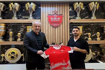عمری هم با پرسپولیس تمدید کرد
