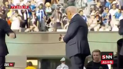 یک حرکت عجیب دیگر از ترامپ هنگام اهدای مدال!