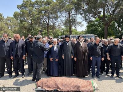برادر حجت الاسلام و المسلمین ناطق نوری به خاک سپرده شد + تصاویر  | شفقنا