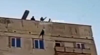 پرتاب کردن یک بادیه نشین سوری از ساختمان به پایین +18