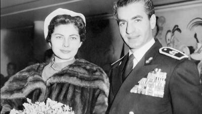 «ثریا، ملکه ایران در 17 سالگی در کنار پدر و مادرش»؛ سال 1328 (عکس)
