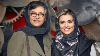 خبر روز | عکس ژست زیبای مادر دختری رویا تیموریان و دنیا مدنی دل‌ها رو برد | گلی شی