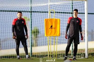 کدام گلر پرسپولیس پیراهن شماره یک را می‌پوشد؟