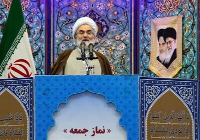 انتقاد امام جمعه رشت از جولان خودروهای ‌تک‌سرنشین در خیابان‌ها - تسنیم
