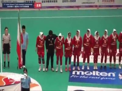 سلام نظامی دختران نوجوان هندبال ایران پیش از دیدر برابر ژاپن