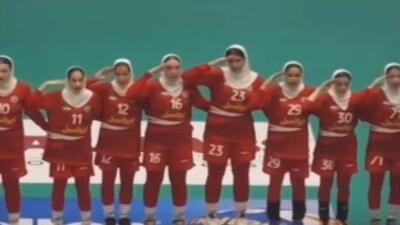سلام نظامی دختران هندبالیست ایران پیش از تقابل با ژاپن