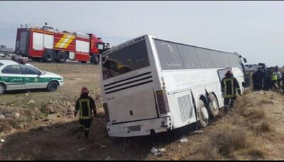 ۲۱کشته و ۲۶ مصدوم در حادثه واژگونی اتوبوس در استان فارس