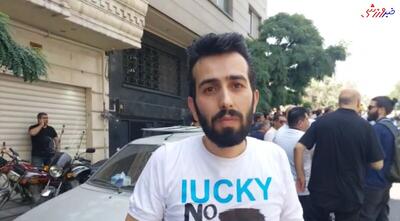 اعتراض هواداران استقلال مقابل دوربین خبرورزشی؛ این حق ما نیست!