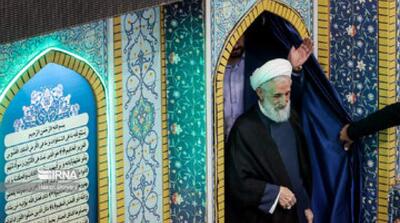 سپردن تریبون نمازجمعه به کسی که افکار عمومی خواهان کنار گذاشتن اوست، لجبازی با مردم است - مردم سالاری آنلاین