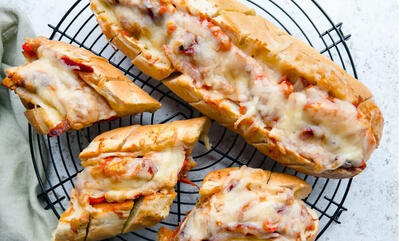 طرز تهیه ساندویچ مرغ تنوری؛ غذای سریع با قارچ و پنیر