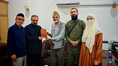 سروده استاد دانشگاه مالزی به زبان اردو در ستایش مقام معظم رهبری