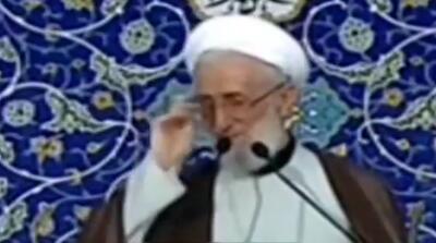 تصاویر لرزش دست صدیقی در نماز جمعه سوژه شد