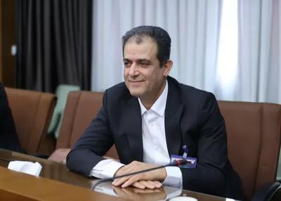 انتخاب رئیس کاراته در یک رقابت میلیمتری