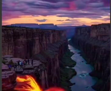 پدیده نادر  آتشین شدن آبشار  (Firefall)