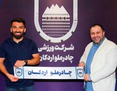 گزینه نقل و انتقالاتی استقلال با تیمش تمدید کرد