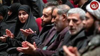 عکس/ سردار قاآنی و دختر حاج قاسم در یک کنگره شعر | اقتصاد24