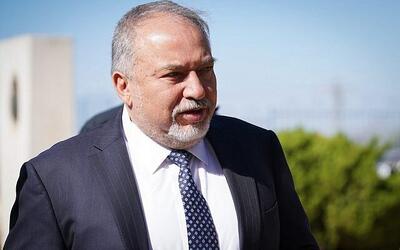 لیبرمن، وزیر دفاع پیشین رژیم صهیونیستی: نتانیاهو به دنبال این است که جنگ را تا زمان انتخابات ادامه دهد /