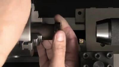 ترمیم اتوی قدیمی ۱۴۵ ساله با سوخت الکل؛ بازسازی هنرمندانه یک اثر آنتیک + ویدئو جذاب
