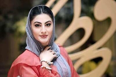 مادرم موهای مرا پیچید دور دستش، از درد داشتم...| حرف‌های غم انگیز خانم بازیگر درباره کودکی‌اش | ببینید