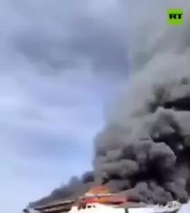 حادثه مرگبار در آب‌های اندونزی؛ کشتی مسافربری طعمه آتش شد
