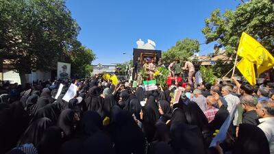 تشییع باشکوه سردار شهید غیب پرور بر دستان مردم شیراز