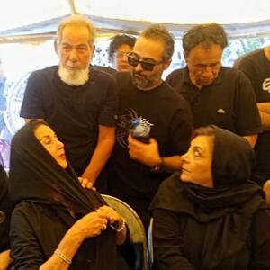 خاکسپاری محمدعلی تبریزیان (همایون) در ظهر جانگداز تهران/ پوری بنایی و گیتی ساعتچی و رفیع مددکارتی هم آمدند/ تصاویر