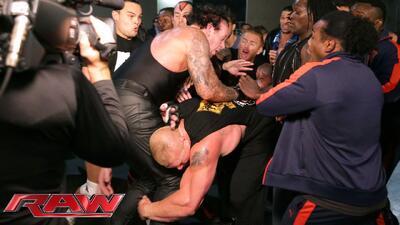 ۱۰ سال پیش در چنین روزی: درگیری حماسی براک لزنر و آندرتیکر در WWE RAW - پارس فوتبال
