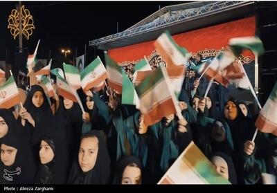 همخوانی سرود ملی   ای ایران   توسط نوجوانان قزوینی- فیلم فیلم استان تسنیم | Tasnim