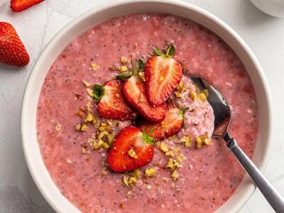طرز تهیه اوتمیل توت فرنگی