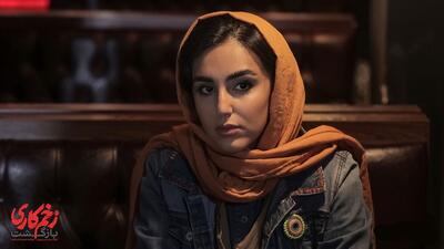 وایرال شدن ژست و استایل دیدنیِ نگار نیکدل  شیدای زخم کاری  در کلیپ تولد 28 سالگی