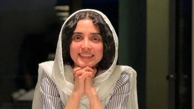 خبر روز | الهه حصاری در اوج محبوبیت؛ عکس سلفی جدیدش دل هواداران را برد! | گلی شی