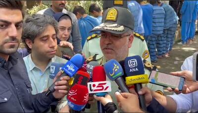 جزئیات دستگیری سارقان خشن قاپ زن و منازل + ویدئو | از کشف ۵ قبضه سلاح جنگی تا ۲۸۵ دستگاه گوشی تلفن همراه