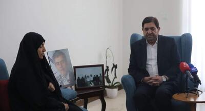 ابلاغ سلام رهبرانقلاب به خانواده شهید عباسی توسط مخبر | جهان نیوز